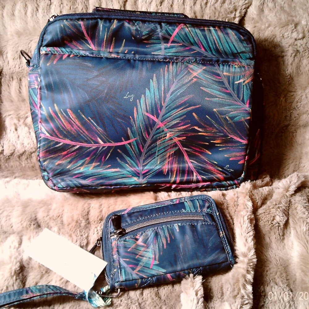 NWOT Lug Navigator Crossbody Bag in BEAUTIFUL Boho Floral Black & Rodeo Wallet - Picture 2 of 7